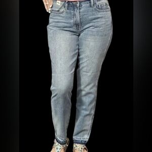 Judy Blue Women's Boyfriend Jeans - Light Blue